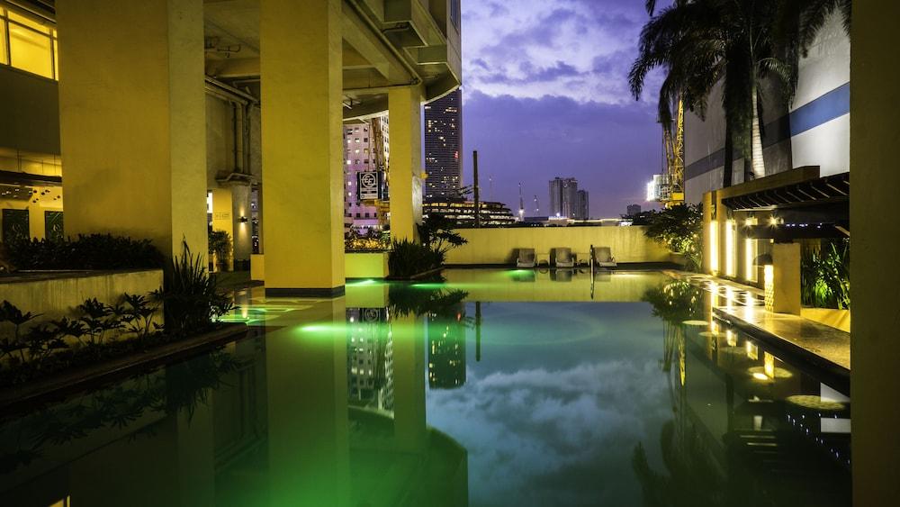 The Exchange Regency Residence Hotel Managed By Hii Pasig City Exterior foto