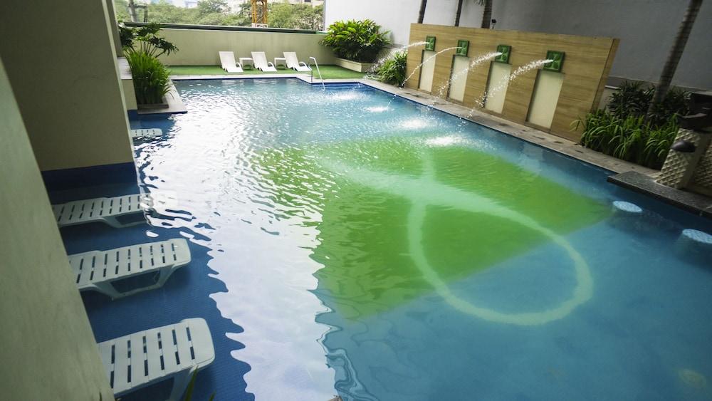 The Exchange Regency Residence Hotel Managed By Hii Pasig City Exterior foto
